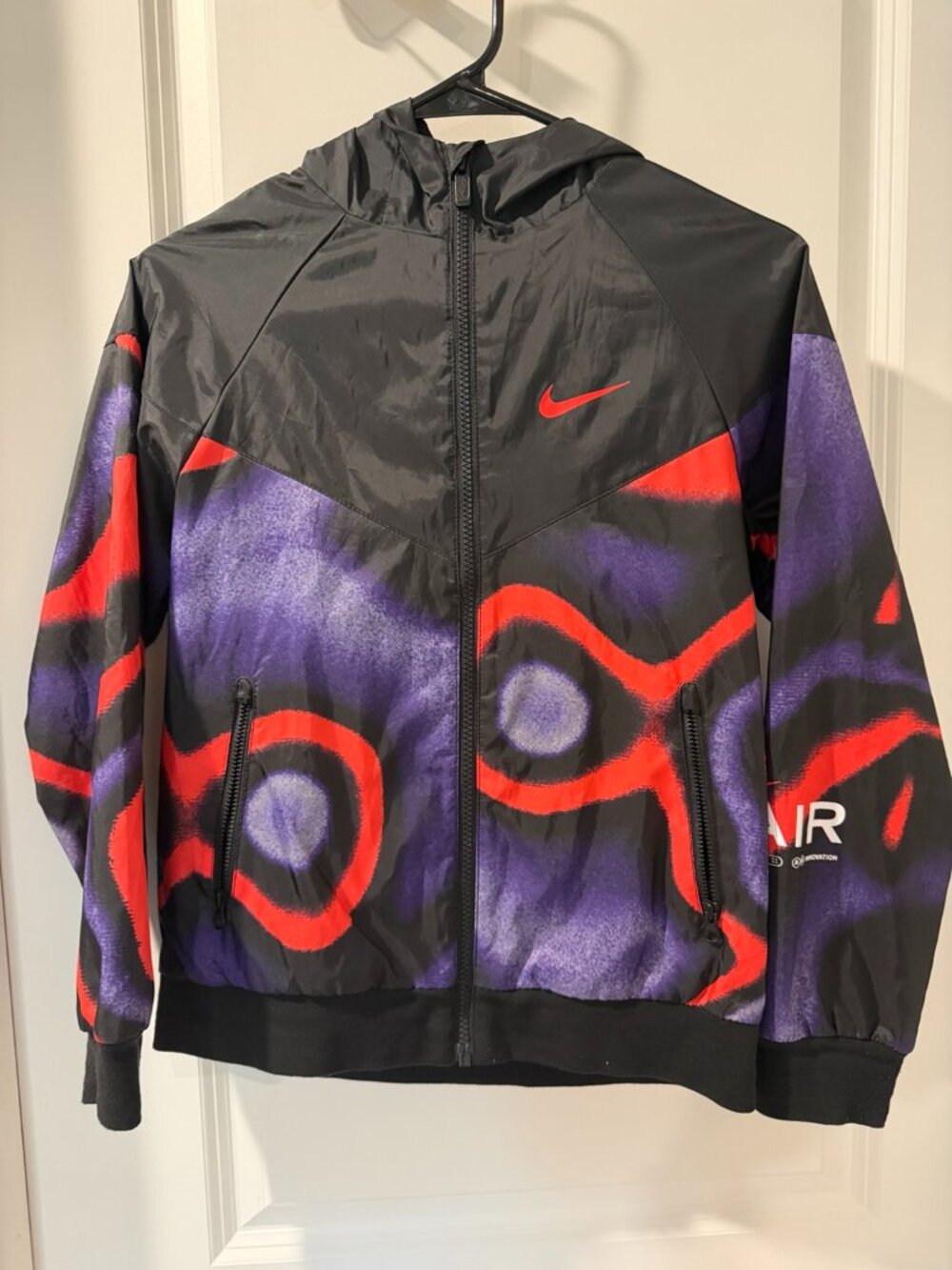 Nike Air Graphic Windrunner Jacket Black Purple Red Boy’s M